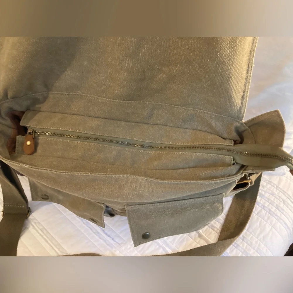 Stylish Olive Green Messenger Bag - Picture 5 of 14